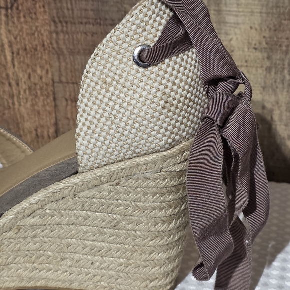 EUC Torrid Taupe Espadrille Wedge Sandals - Picture 14 of 15